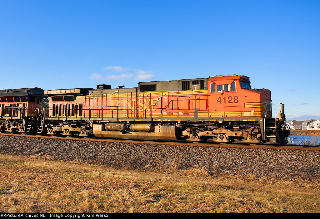 BNSF 4128 Pusher